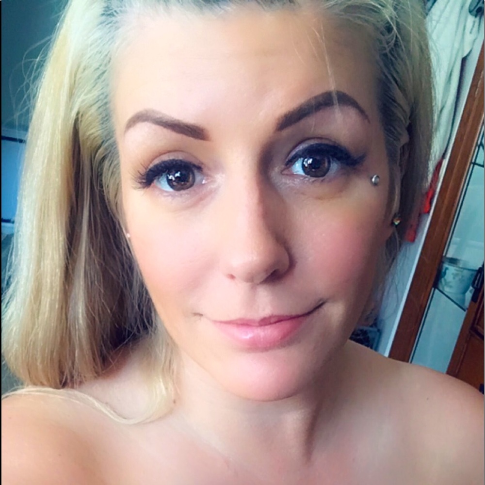 Meet your Posher, Tia